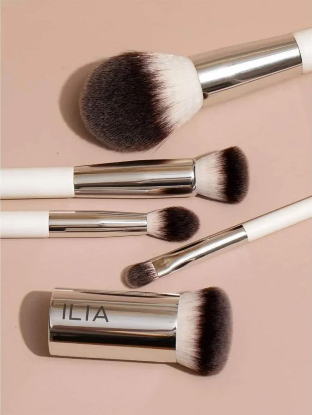 Soft Vegan Finishing Powder Brush | Blends Fine Powders | Eco-Friendly
